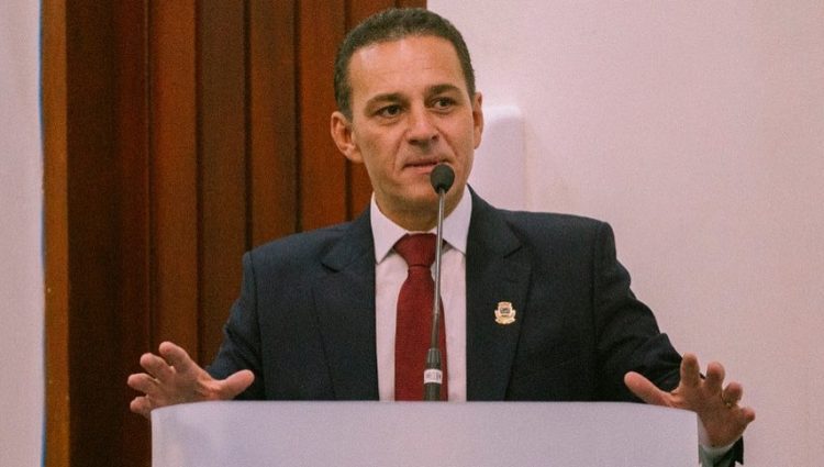 Quem elegeu Rogério Franco? A matemática do poder