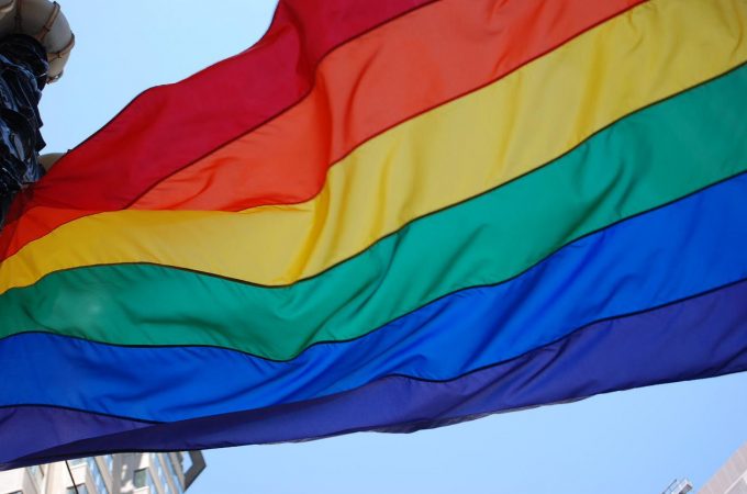 Quatro em cada 10 LGBTQIAP+ já sofreram discriminação no trabalho