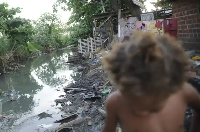 Quase 50% das casas no Brasil têm problemas de saneamento